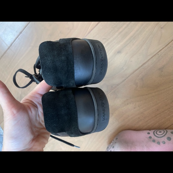 Authentic Louis vuitton man shoes - Picture 4 of 7